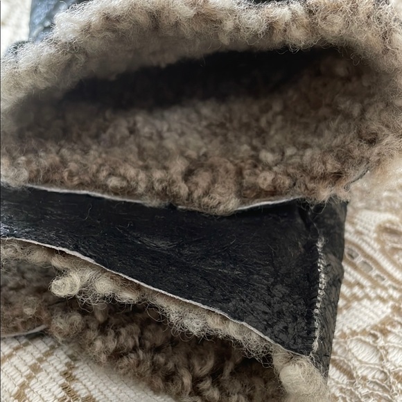 Unisex Black Crackled Leather Soft Sheepskin Winter Mittens - Picture 7 of 14